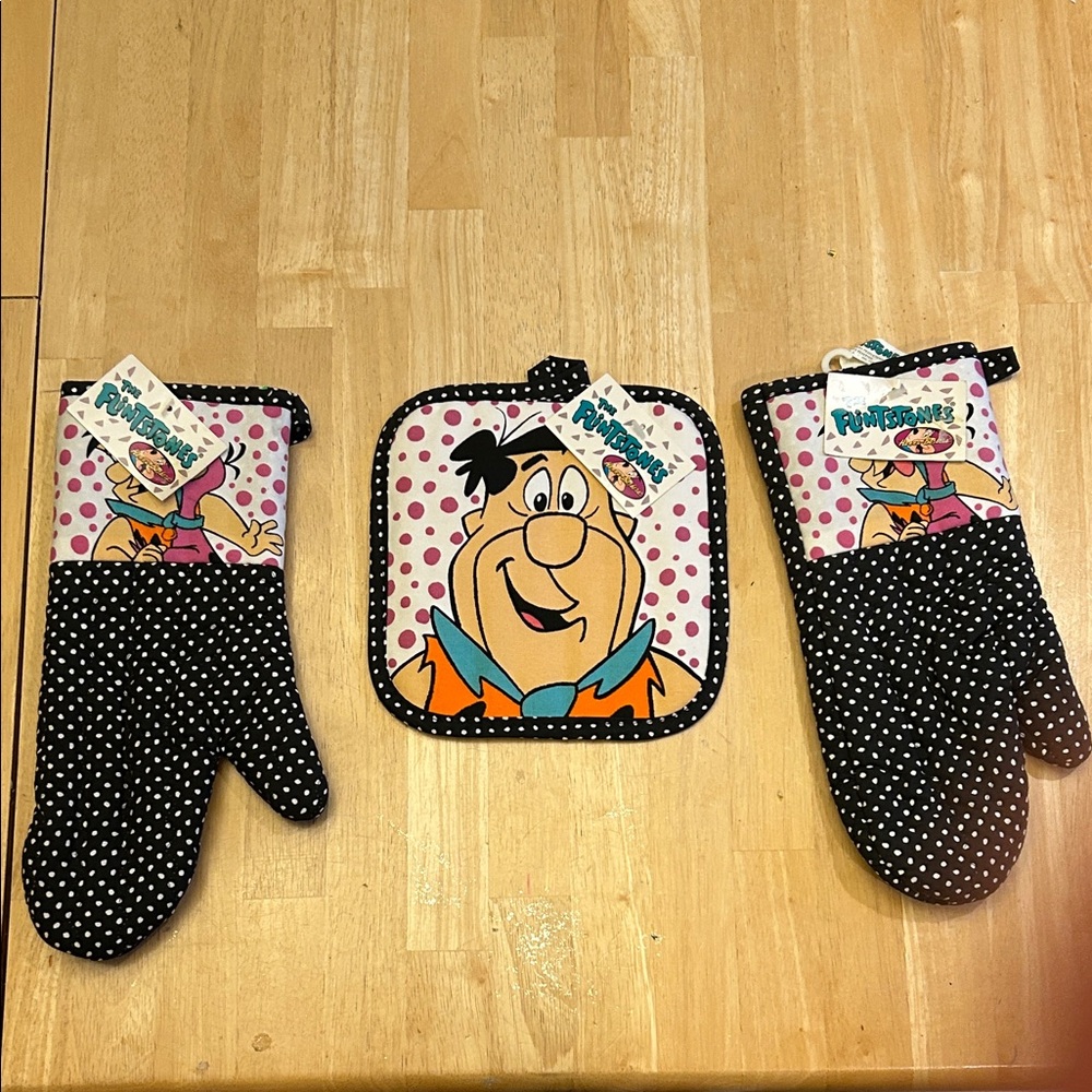 Vintage 1994 Flintstones Oven Mitt Set – Black & White – NWT – Made in USA